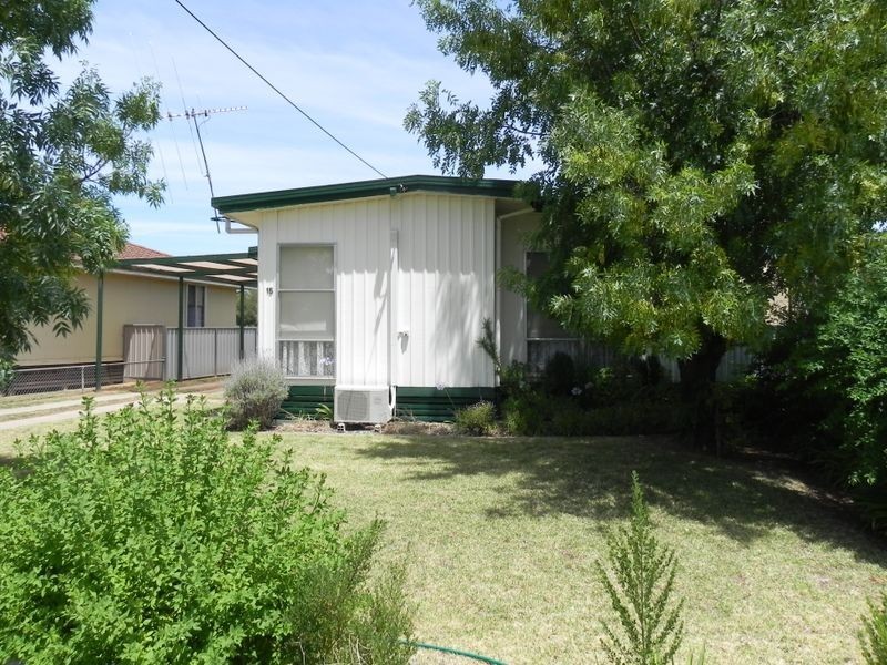 15 Bruton Grove, Swan Hill VIC 3585