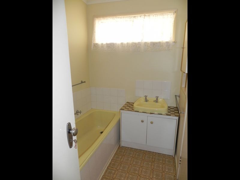 15 Bruton Grove, Swan Hill VIC 3585