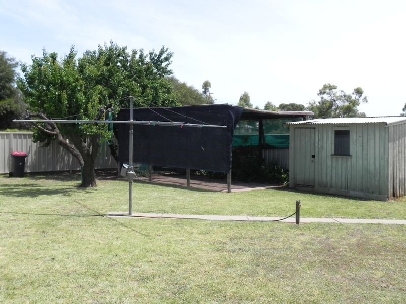 15 Bruton Grove, Swan Hill VIC 3585