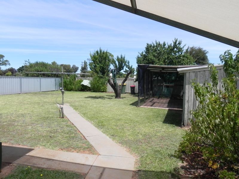 15 Bruton Grove, Swan Hill VIC 3585