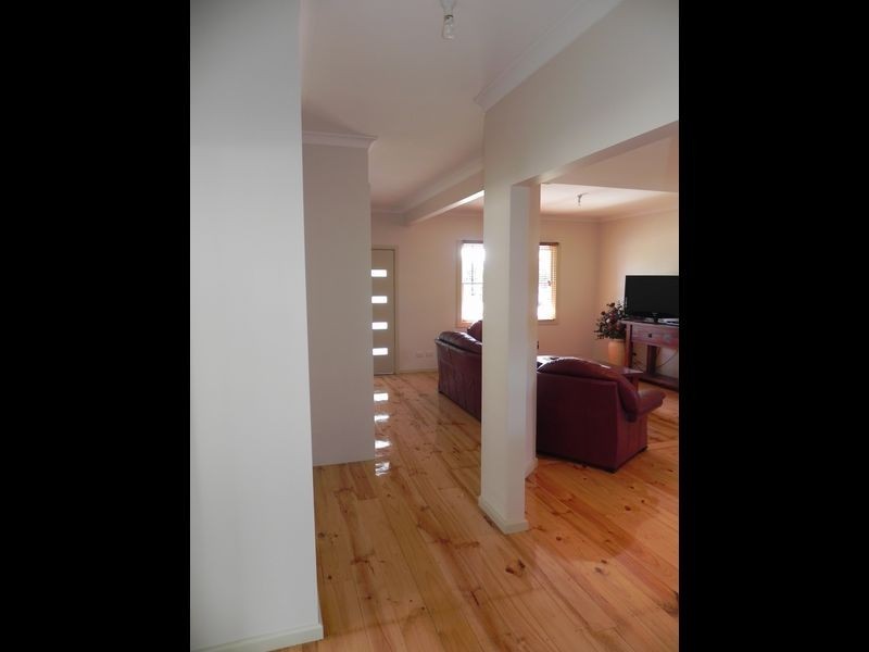 53 Stradbroke Avenue, Swan Hill VIC 3585