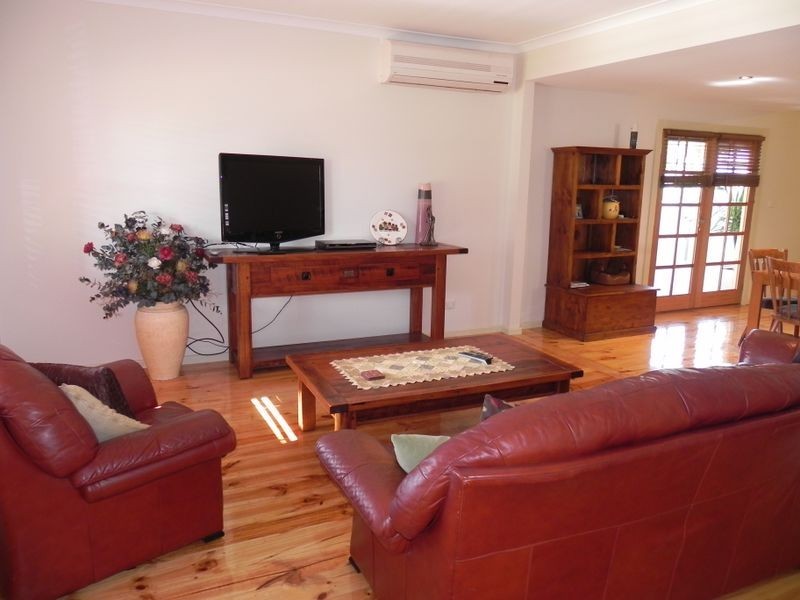 53 Stradbroke Avenue, Swan Hill VIC 3585