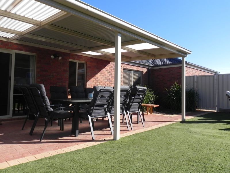 14 Boobialla Drive, Swan Hill VIC 3585