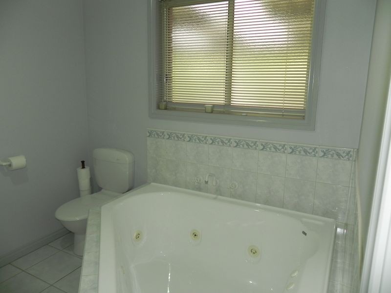 30 River Oaks Drive, Swan Hill VIC 3585