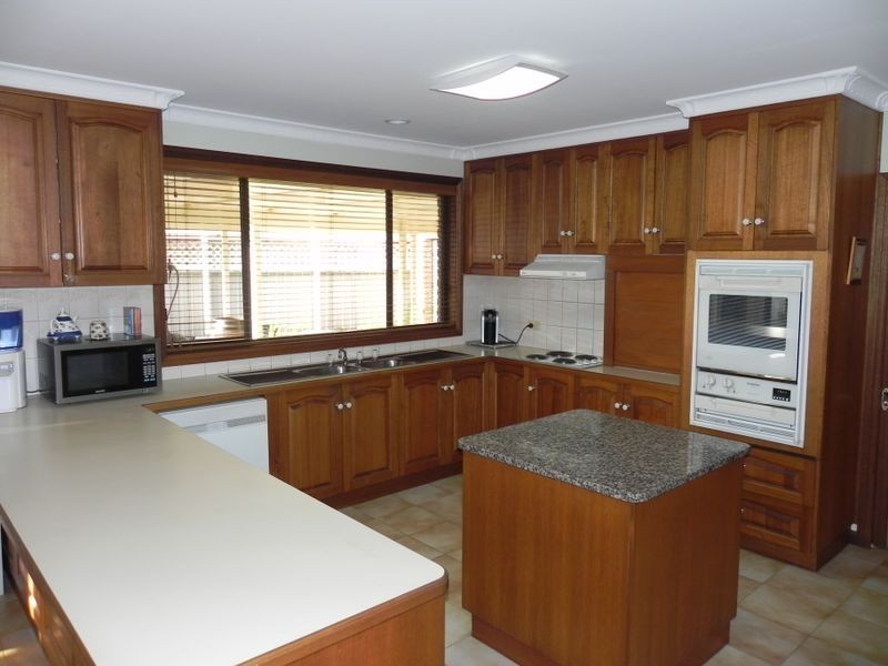 44 Parkview Drive, Swan Hill VIC 3585