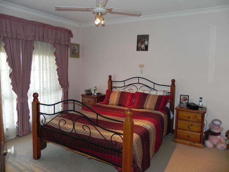 44 Parkview Drive, Swan Hill VIC 3585