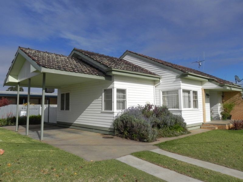 14 Douglas Avenue, Swan Hill VIC 3585