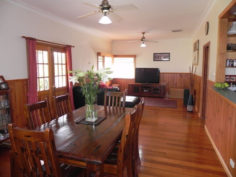 14 Douglas Avenue, Swan Hill VIC 3585