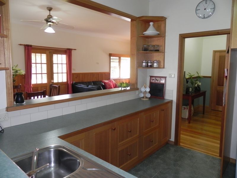 14 Douglas Avenue, Swan Hill VIC 3585