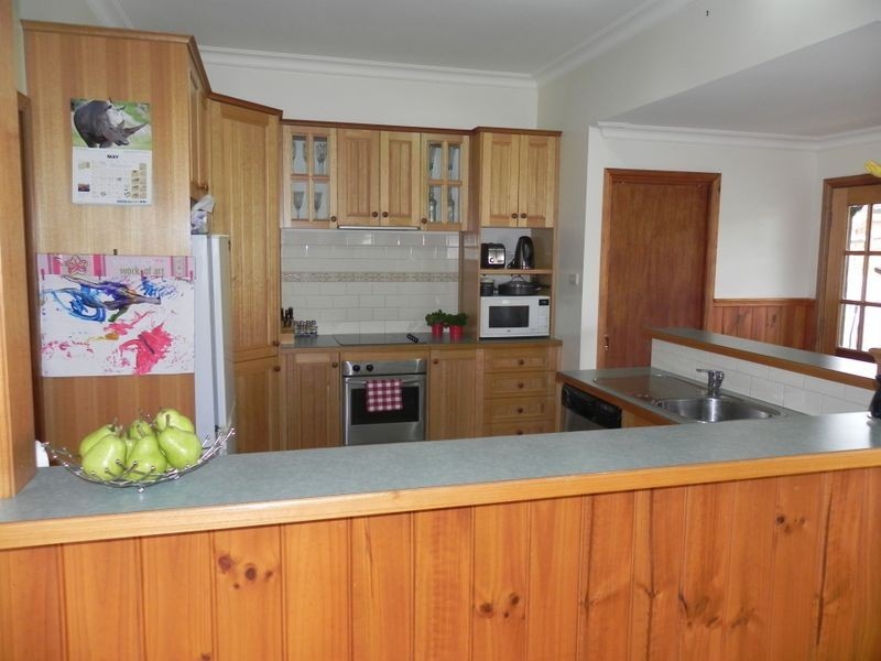 14 Douglas Avenue, Swan Hill VIC 3585