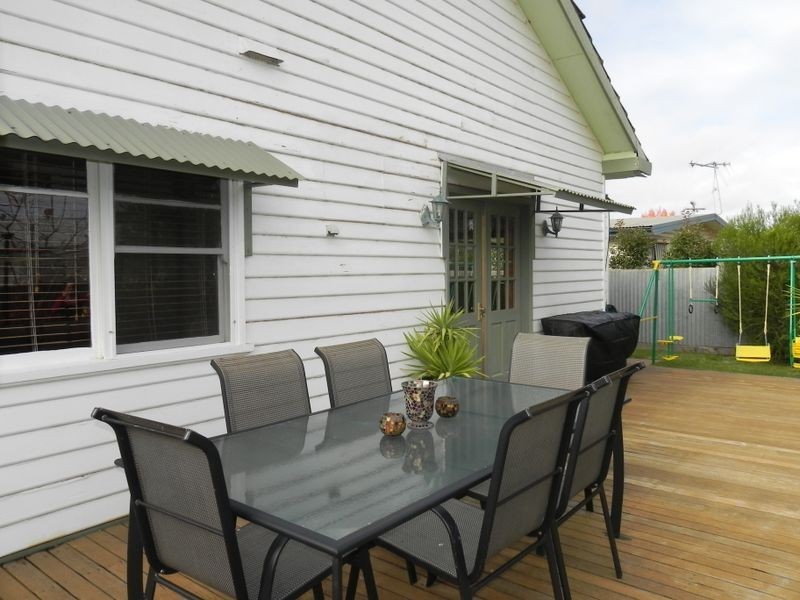 14 Douglas Avenue, Swan Hill VIC 3585