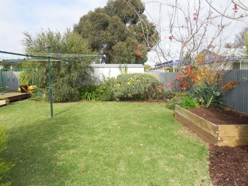 14 Douglas Avenue, Swan Hill VIC 3585