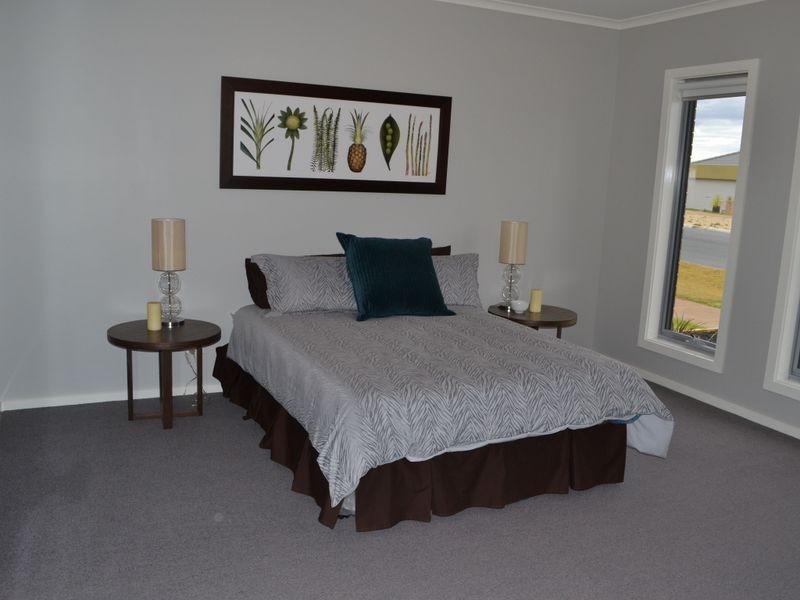 15 Boobialla Drive, Swan Hill VIC 3585