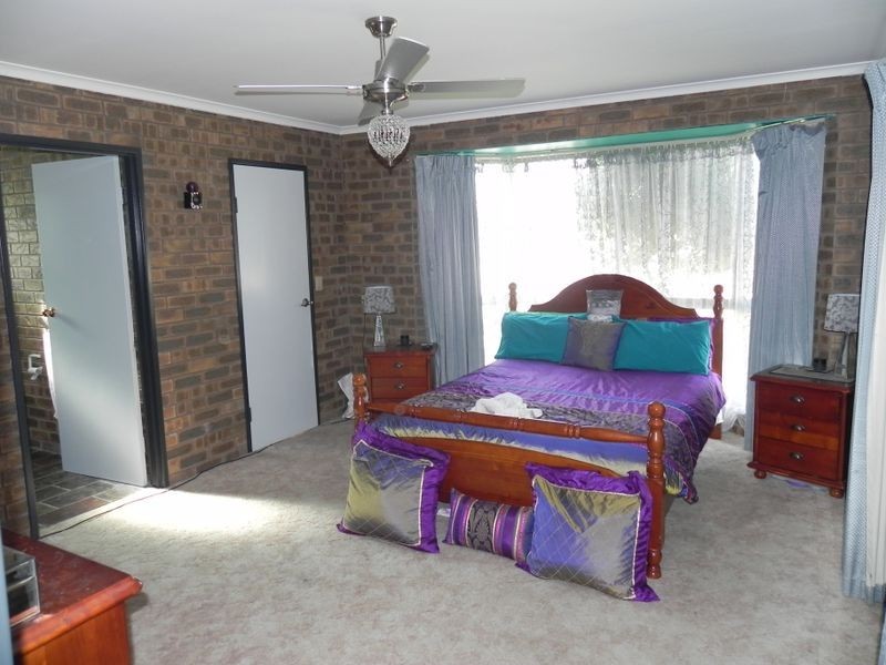 12 Makepeace Street, Swan Hill VIC 3585