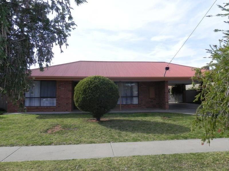 20 Poole Boulevard, Swan Hill VIC 3585