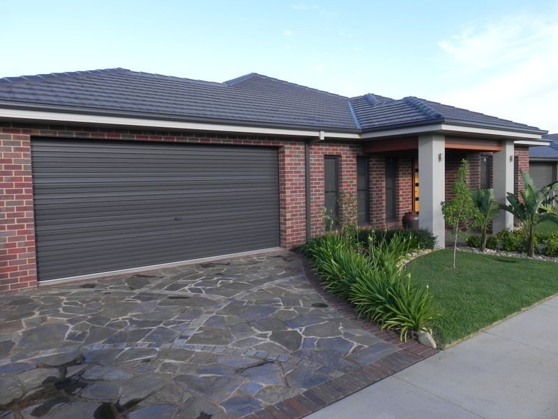 8 Merit Crescent, Swan Hill VIC 3585