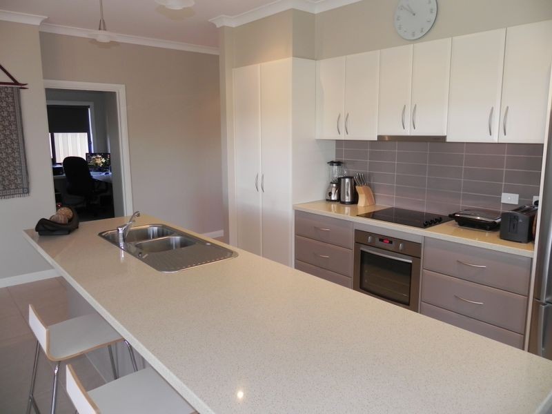 8 Merit Crescent, Swan Hill VIC 3585