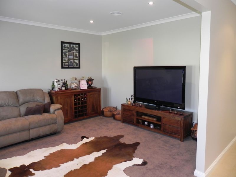 8 Merit Crescent, Swan Hill VIC 3585