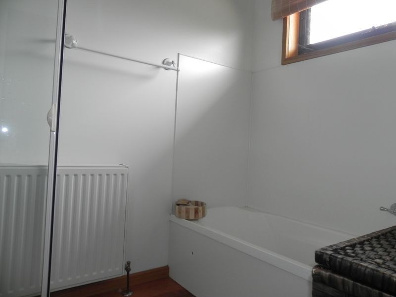 22 Algie Road, Wood Wood VIC 3596