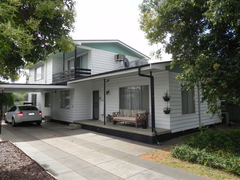 12 Holloway Grove, Swan Hill VIC 3585