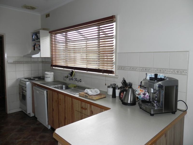 12 Holloway Grove, Swan Hill VIC 3585