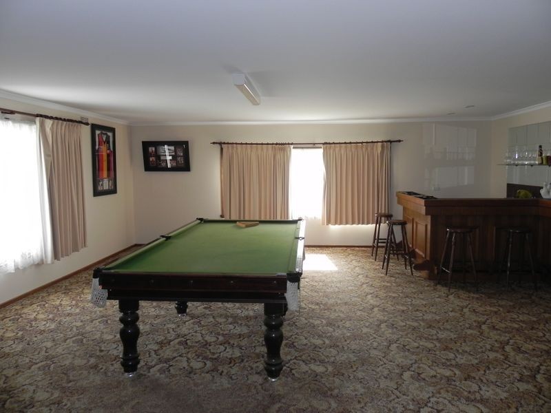 12 Holloway Grove, Swan Hill VIC 3585