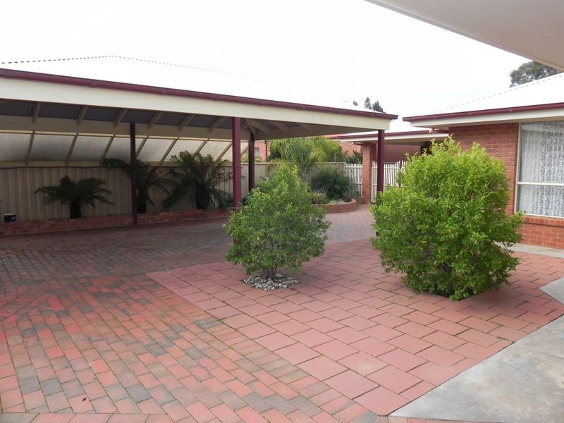 4 Cleeland Drive, Swan Hill VIC 3585