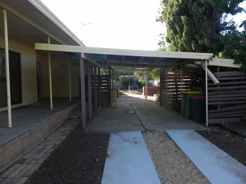 17 Holloway Grove, Swan Hill VIC 3585