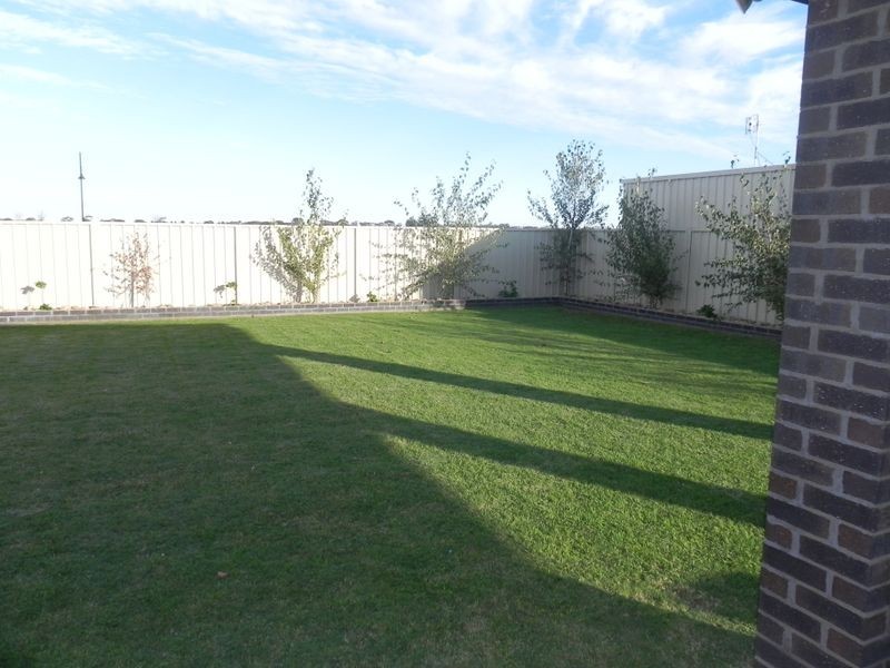 5 Hakea Street, Swan Hill VIC 3585