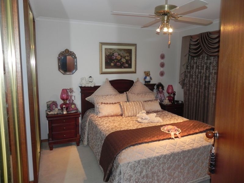 14 Wilkins Grove, Swan Hill VIC 3585