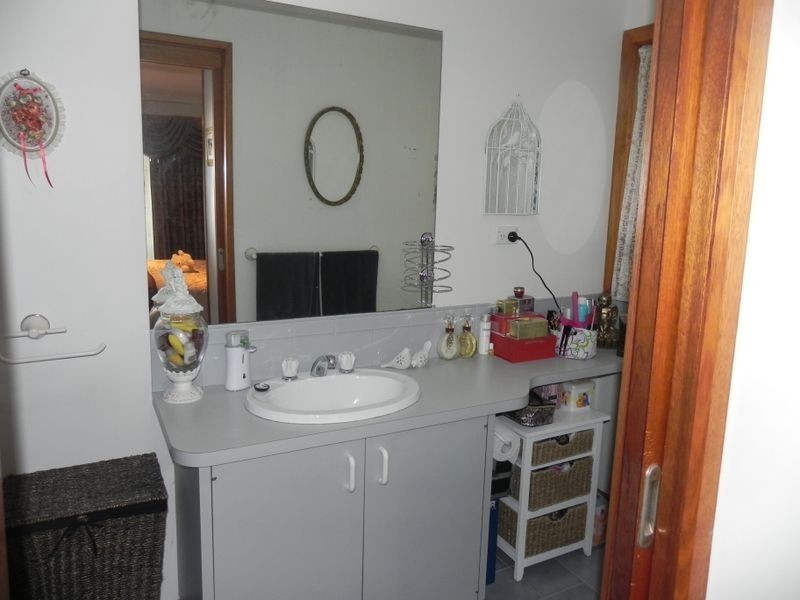 14 Wilkins Grove, Swan Hill VIC 3585