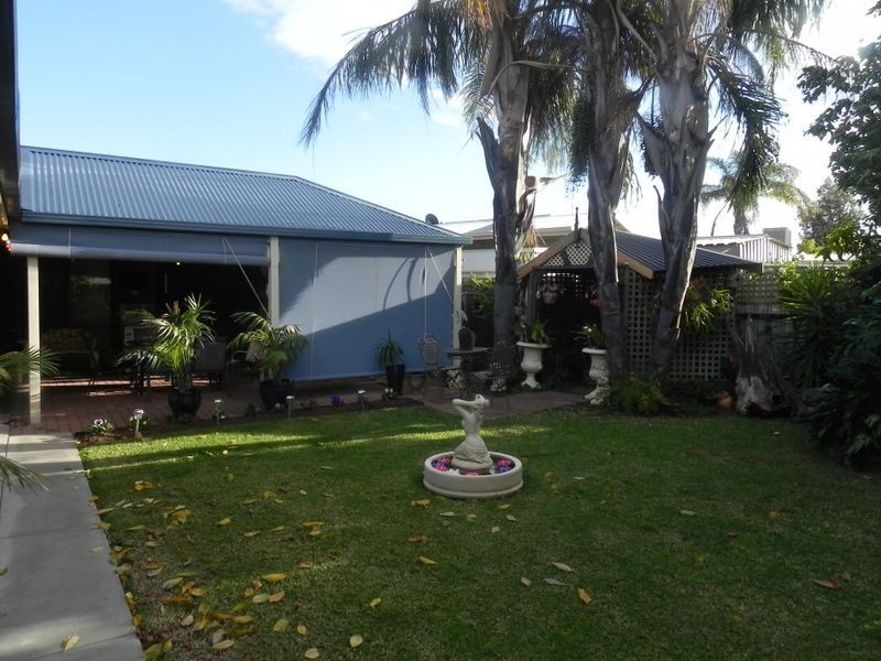 14 Wilkins Grove, Swan Hill VIC 3585