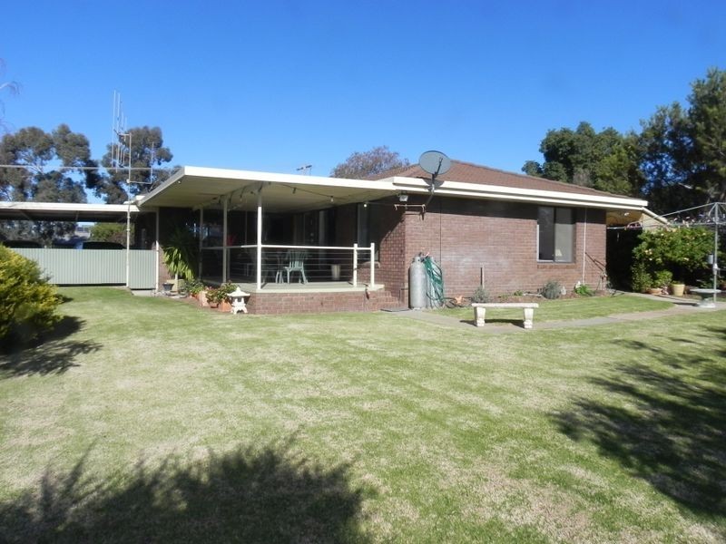 15 School Hill Road, Nyah VIC 3594