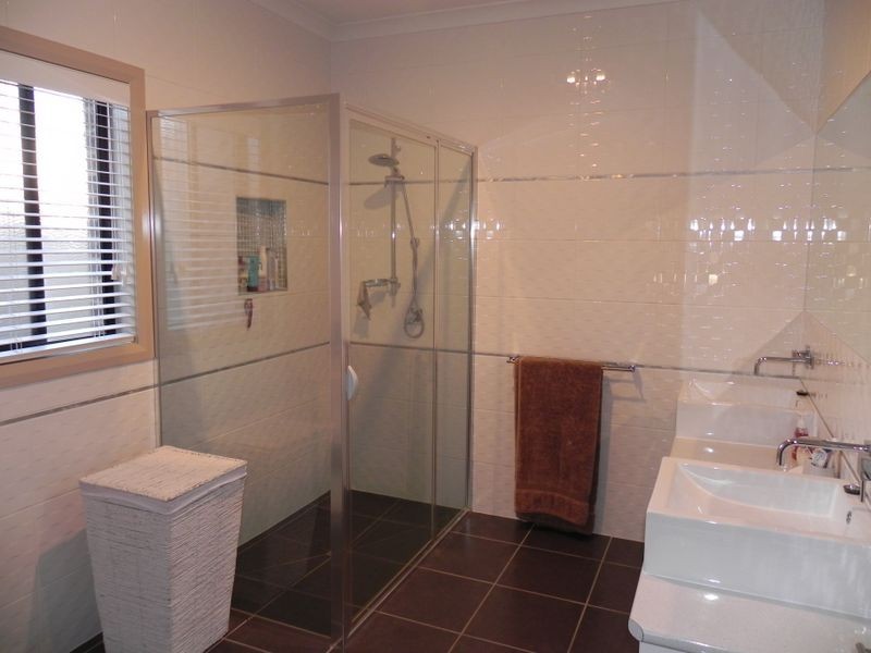 5 Merit Crescent, Swan Hill VIC 3585