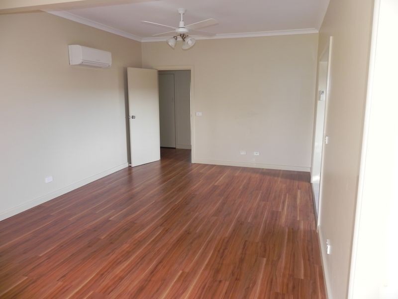 11 Douglas Avenue, Swan Hill VIC 3585