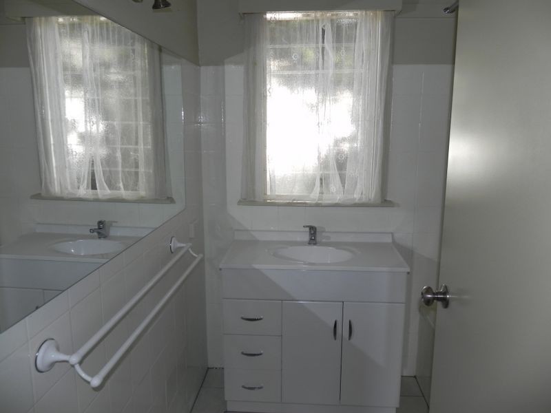 11 Douglas Avenue, Swan Hill VIC 3585