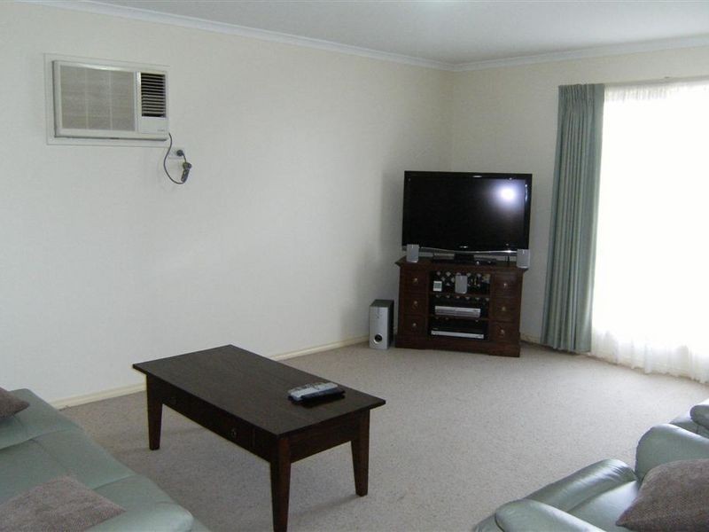 1/2 Dellar Street, Swan Hill VIC 3585