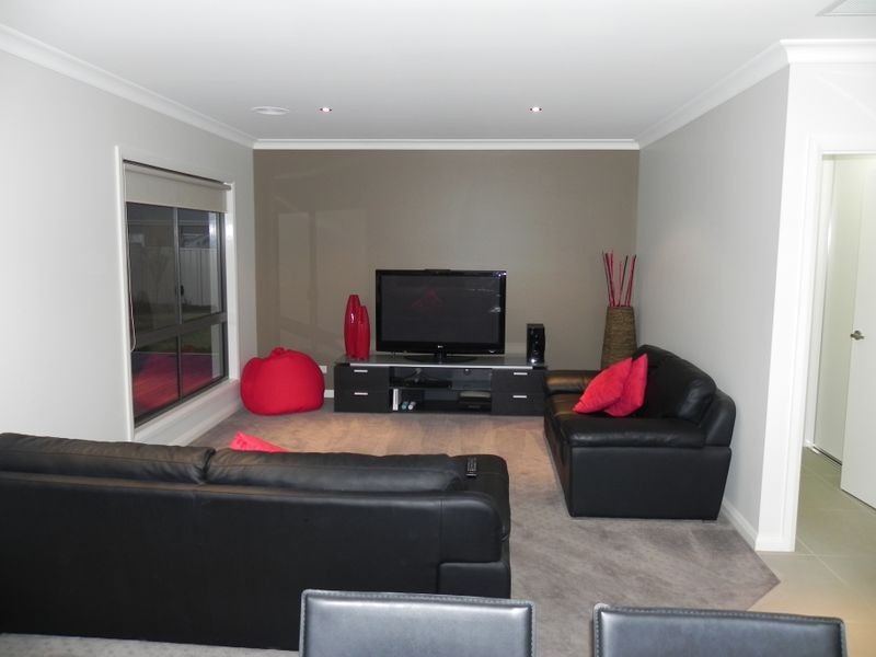 2 Merit Crescent, Swan Hill VIC 3585