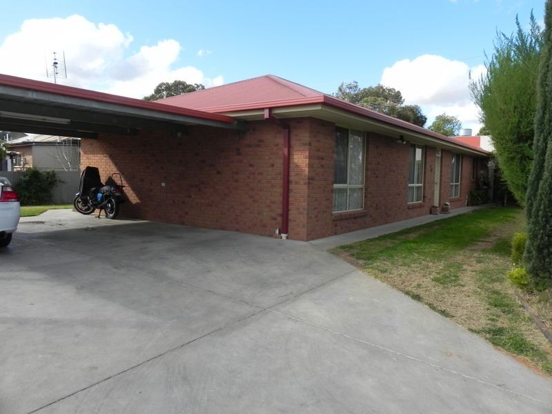 92 Stradbroke Avenue, Swan Hill VIC 3585