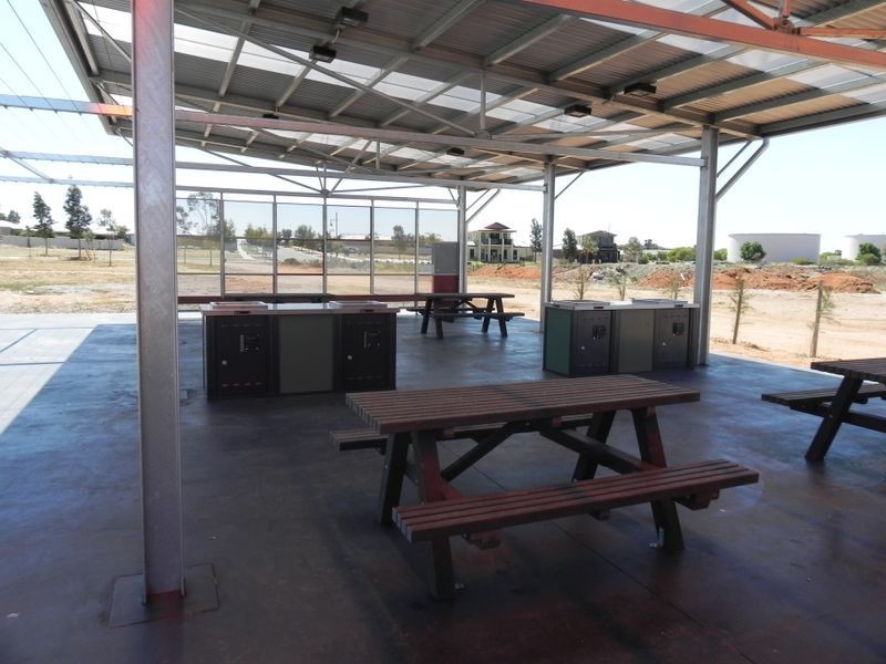 53 Parkside Avenue, Swan Hill VIC 3585