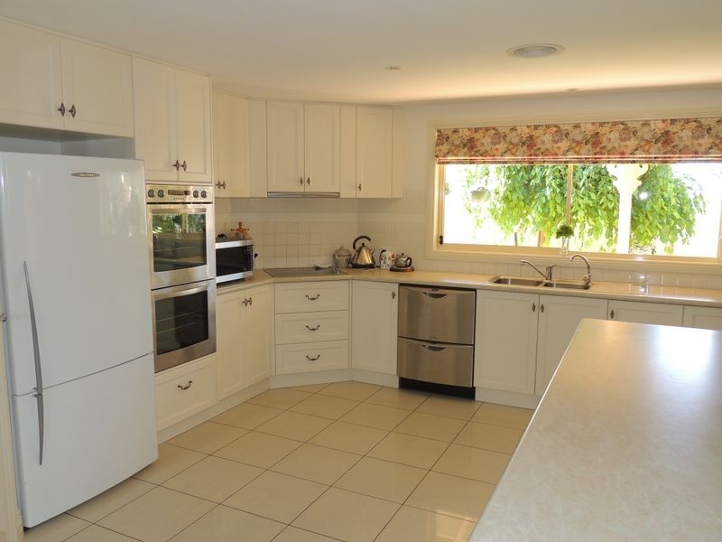 9 Cockerell Court, Swan Hill VIC 3585