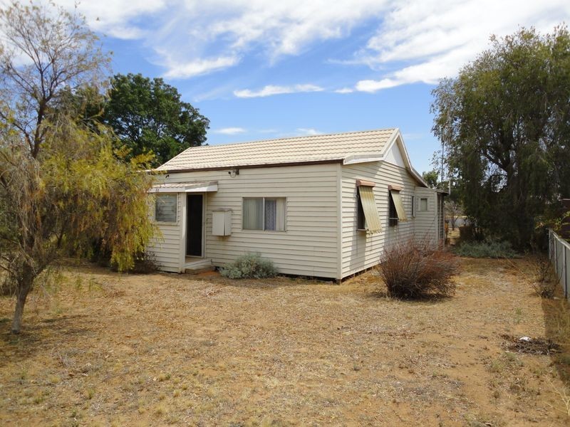 44 Elizabeth Street, Nyah West VIC 3595