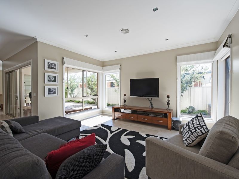 17 Boree Drive, Swan Hill VIC 3585