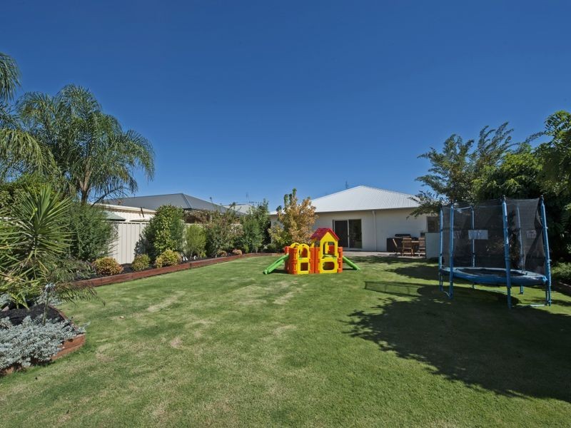 17 Boree Drive, Swan Hill VIC 3585