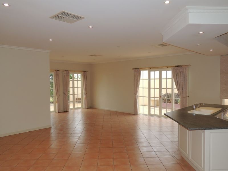 49 Poole Boulevard, Swan Hill VIC 3585