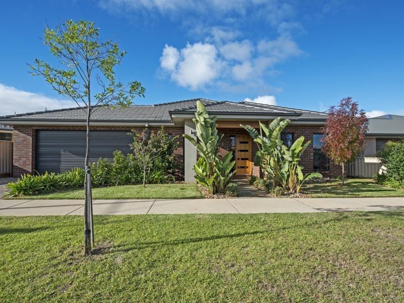 8 Merit Crescent, Swan Hill VIC 3585
