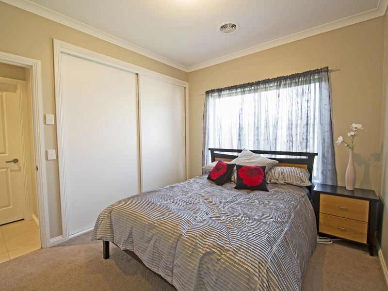 8 Merit Crescent, Swan Hill VIC 3585