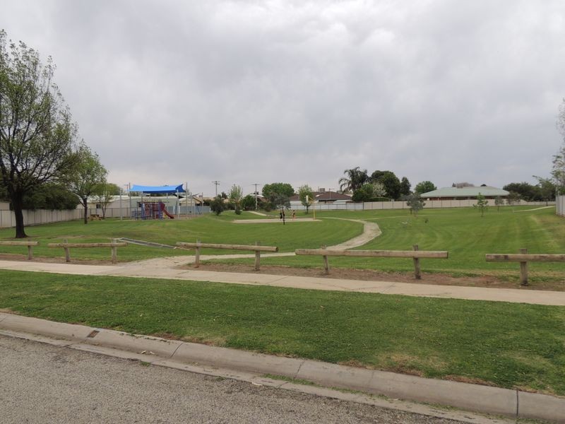 21 Poole Boulevard, Swan Hill VIC 3585