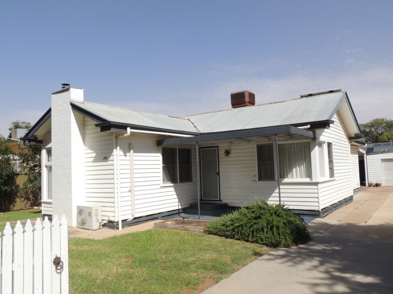 196 Stradbroke Avenue, Swan Hill VIC 3585
