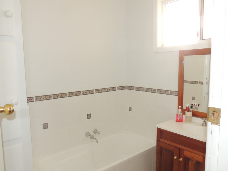 196 Stradbroke Avenue, Swan Hill VIC 3585